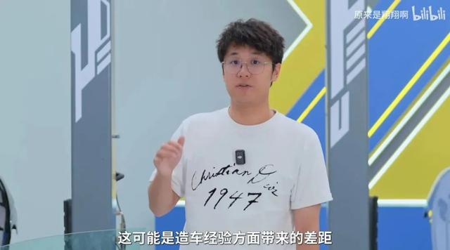 網(wǎng)紅用小米SU7對撞極氪007，小米汽車回應(yīng)